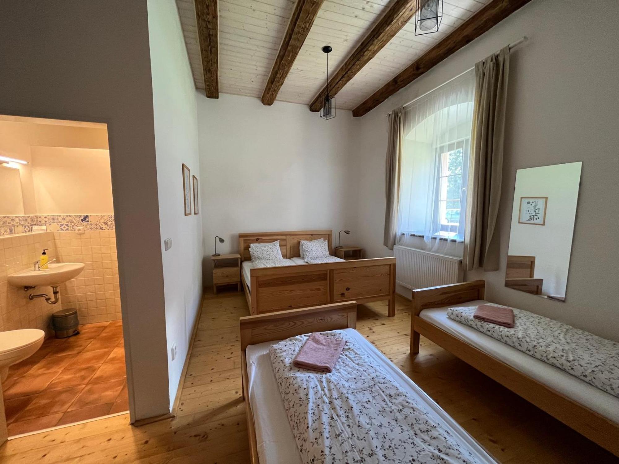 Hotel Dvůr Nové Zámky Mladec Exterior foto