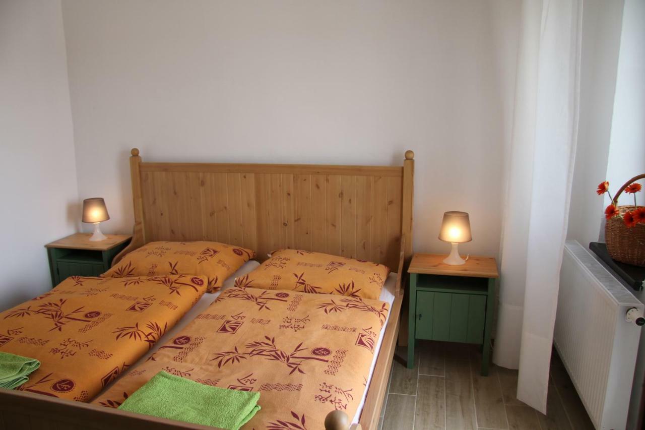 Hotel Dvůr Nové Zámky Mladec Exterior foto